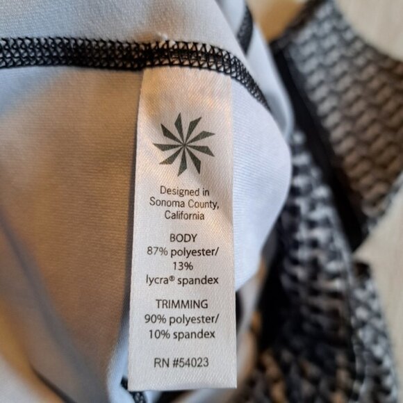 Athleta womens size Medium black, gray & white cropped leggings - Picture 2 of 6